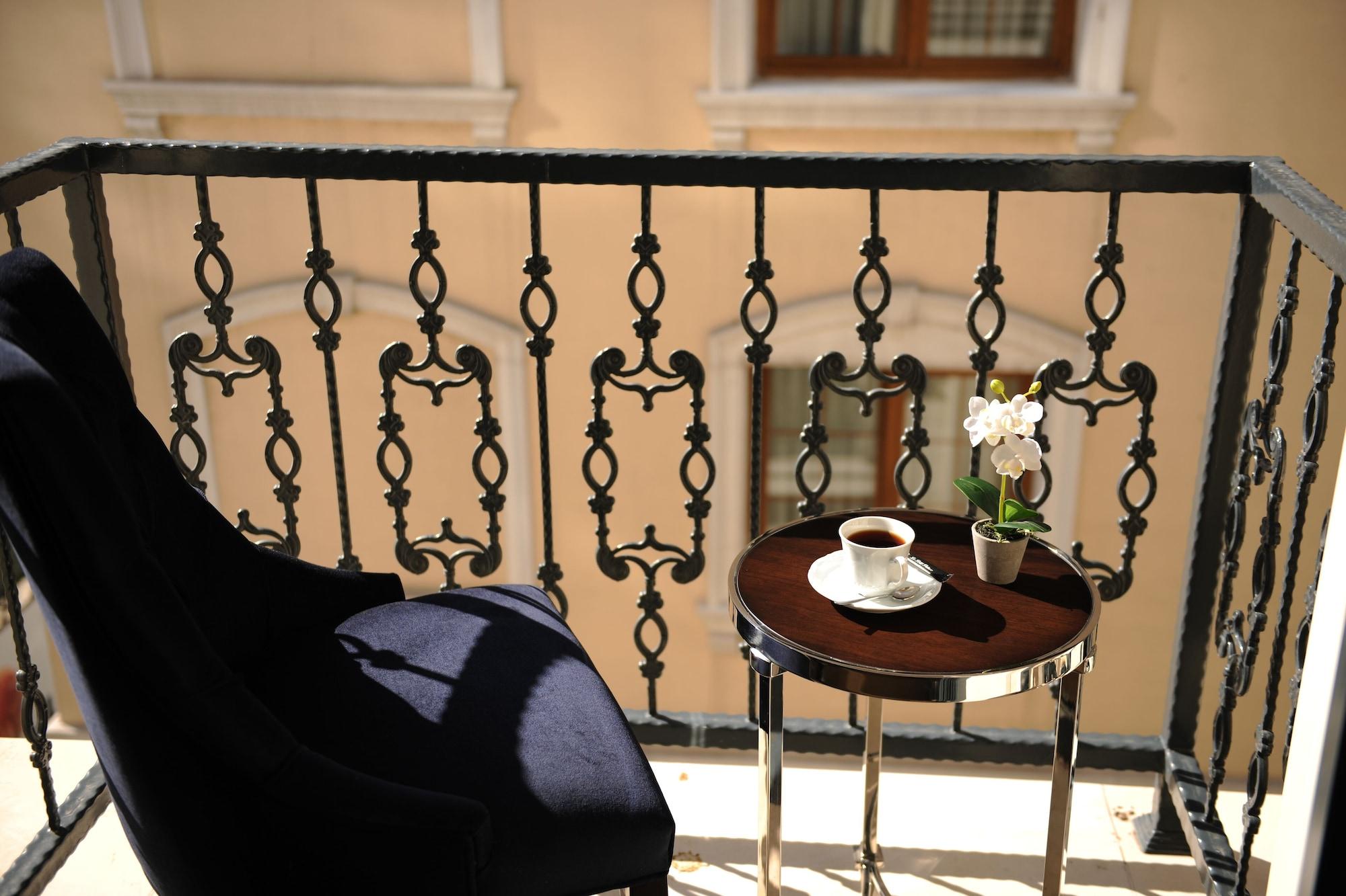 Le Petit Palace Hotel - Special Category Istanbul Exterior photo